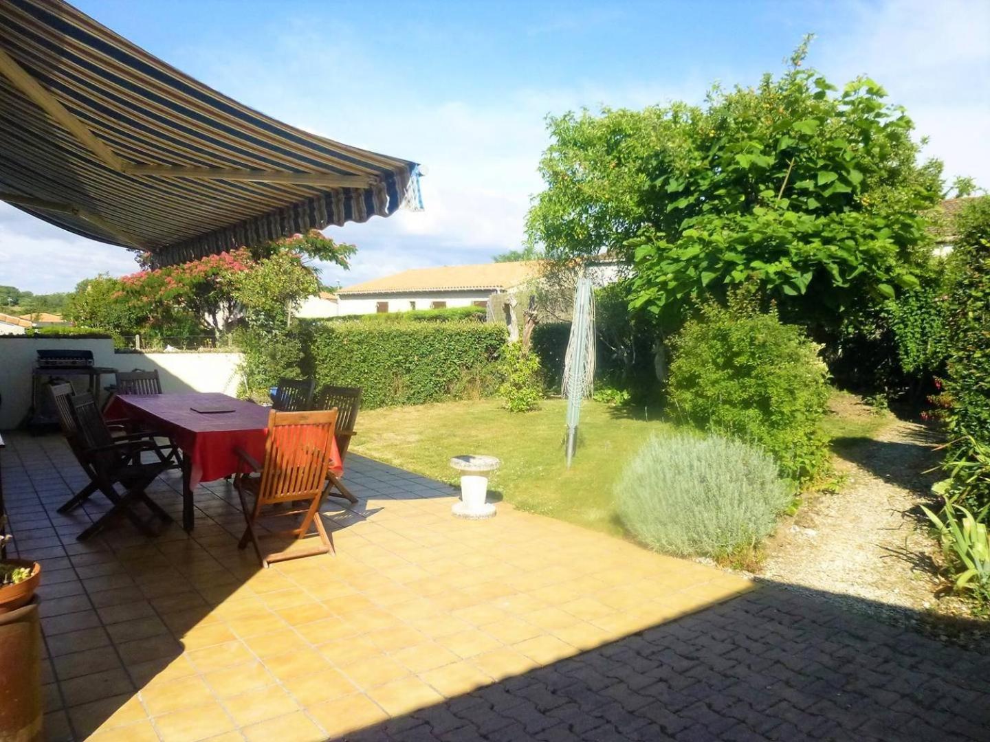 Royan - Maison De Plain-Pied Avec Jardin Clos - Quartier Residentiel Esterno foto